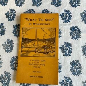 Vintage guide to Washington DC 
Third edition
Excellent condition